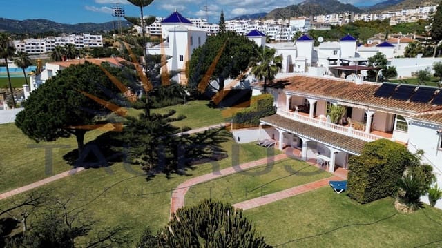9 makuuhuone Huvila myytävänä paikassa Nerja mukana 
autotalli - 1 590 000 € (Ref: 9677059)