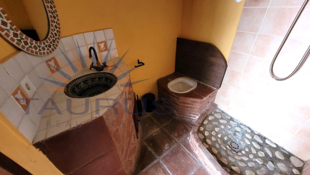 Komercyjne na sprzedaż w Archez - 262 000 € (Ref: 9679664)