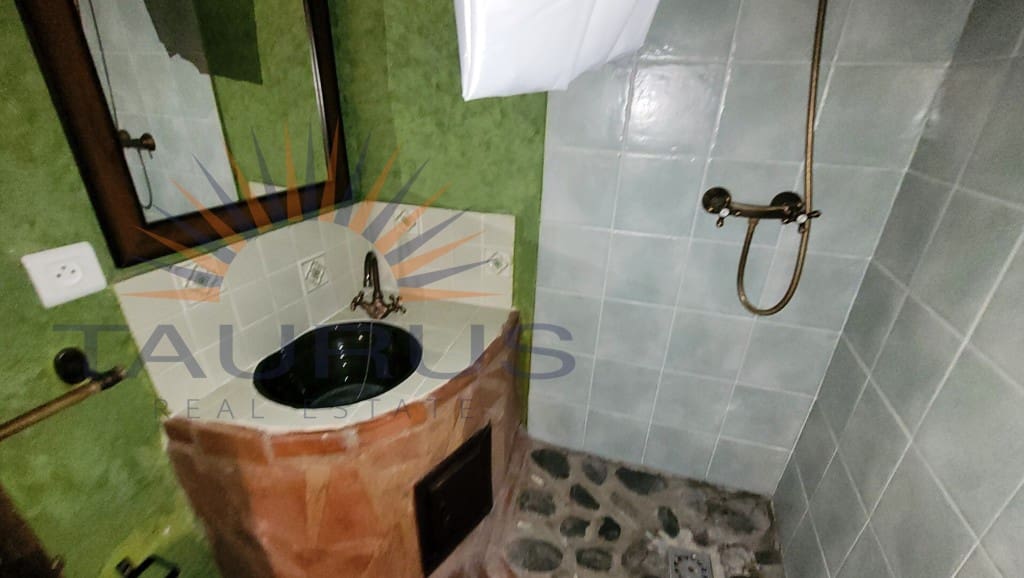 Komercyjne na sprzedaż w Archez - 262 000 € (Ref: 9679664)