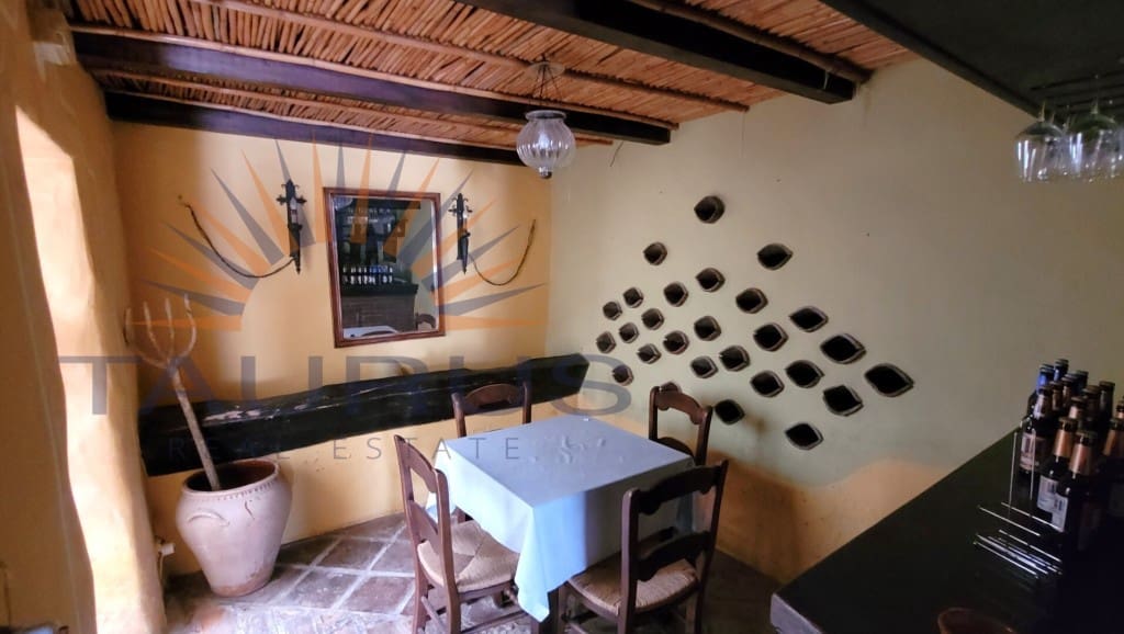 7 quarto Empresa para venda em Archez - 262 000 € (Ref: 9679664)