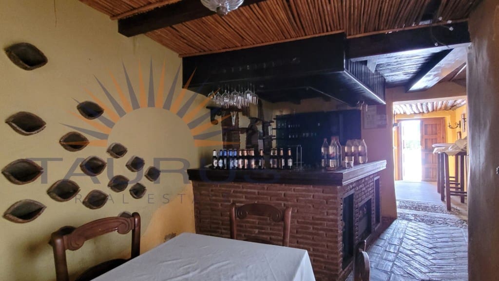 7 quarto Empresa para venda em Archez - 262 000 € (Ref: 9679664)