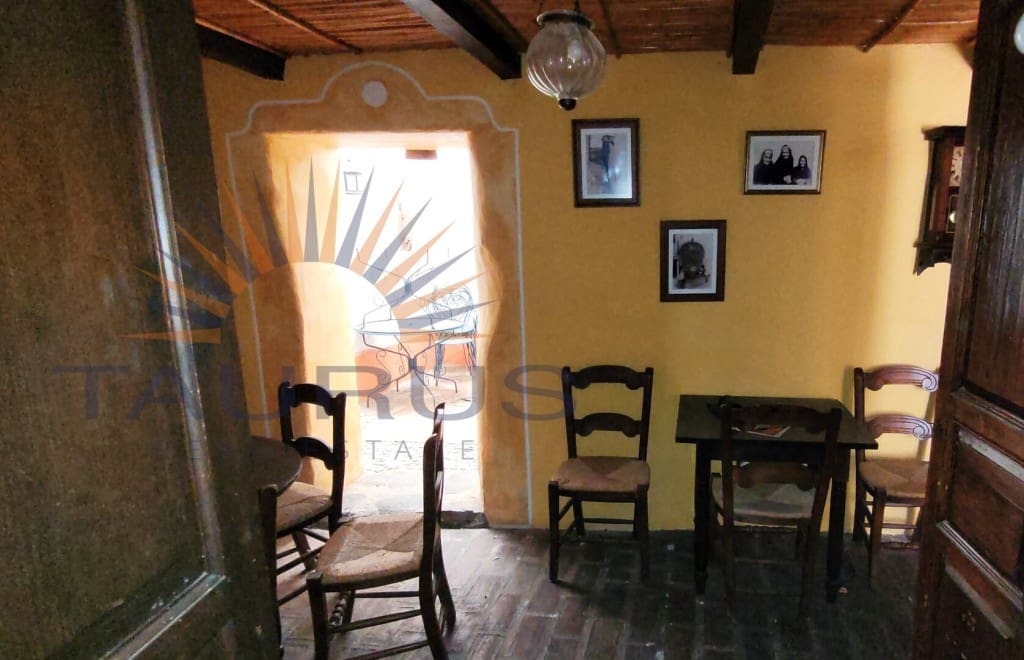 7 quarto Empresa para venda em Archez - 262 000 € (Ref: 9679664)