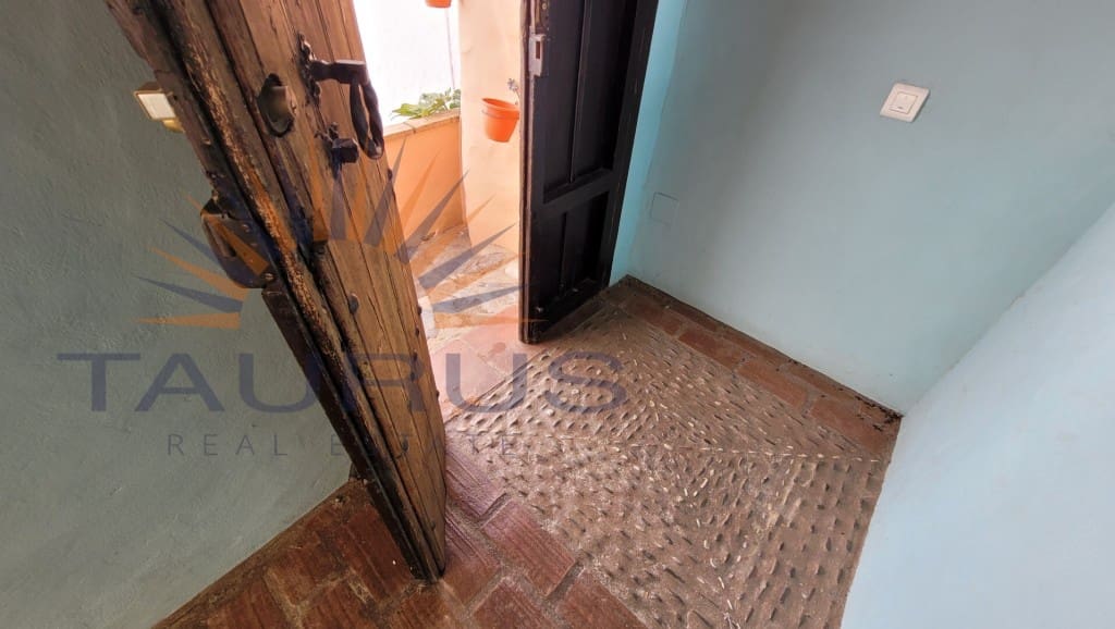 7 quarto Empresa para venda em Archez - 262 000 € (Ref: 9679664)