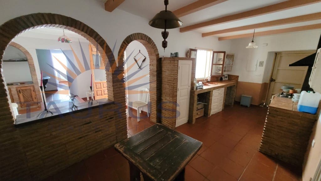 7 quarto Empresa para venda em Archez - 262 000 € (Ref: 9679664)