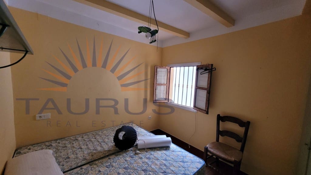 7 quarto Empresa para venda em Archez - 262 000 € (Ref: 9679664)