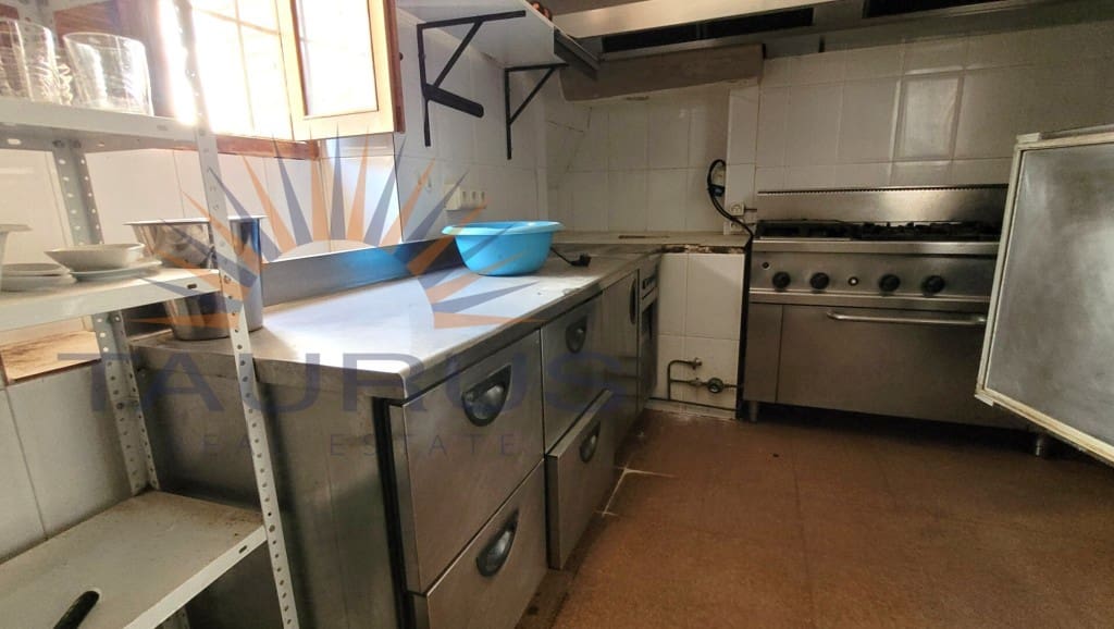 7 quarto Empresa para venda em Archez - 262 000 € (Ref: 9679664)