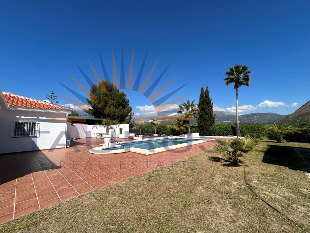 3 sypialnia Willa na sprzedaż w Vinuela z basenem - 590 000 € (Ref: 9690369)