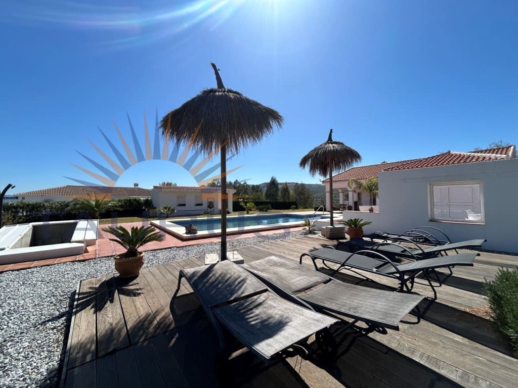 3 sypialnia Willa na sprzedaż w Vinuela z basenem - 590 000 € (Ref: 9690369)