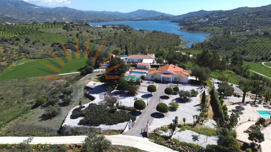 3 sypialnia Willa na sprzedaż w Vinuela z basenem - 590 000 € (Ref: 9690369)