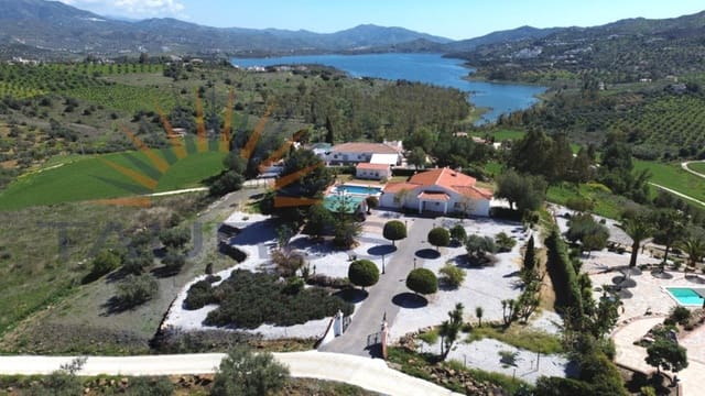 3 sypialnia Willa na sprzedaż w Viñuela z basenem - 590 000 € (Ref: 9690369)