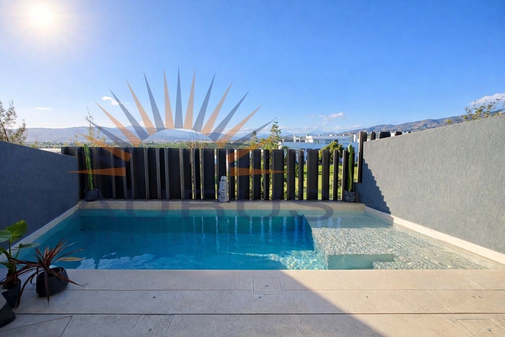 3 bedroom Townhouse for sale in Caleta de Velez with pool garage - € 559,000 (Ref: 9695153)