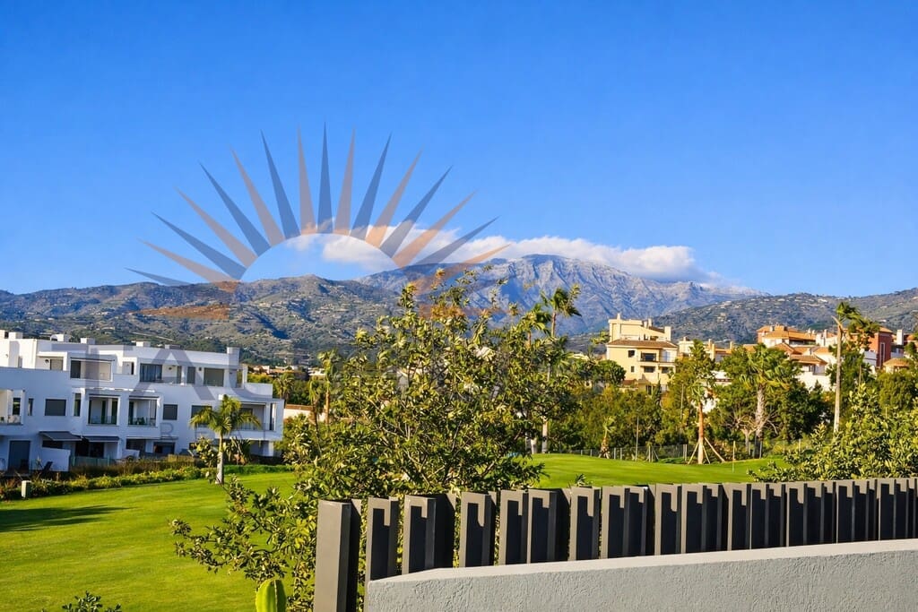 3 bedroom Townhouse for sale in Caleta de Velez with pool garage - € 559,000 (Ref: 9695153)