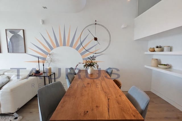 Adosado de 3 habitaciones en Caleta de Vélez, Vélez-Málaga en venta con piscina - 559.000 € (Ref: 9695153)
