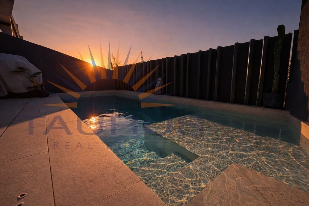 3 bedroom Terraced Villa for sale in Caleta de Velez with pool - € 559,000 (Ref: 9695153)