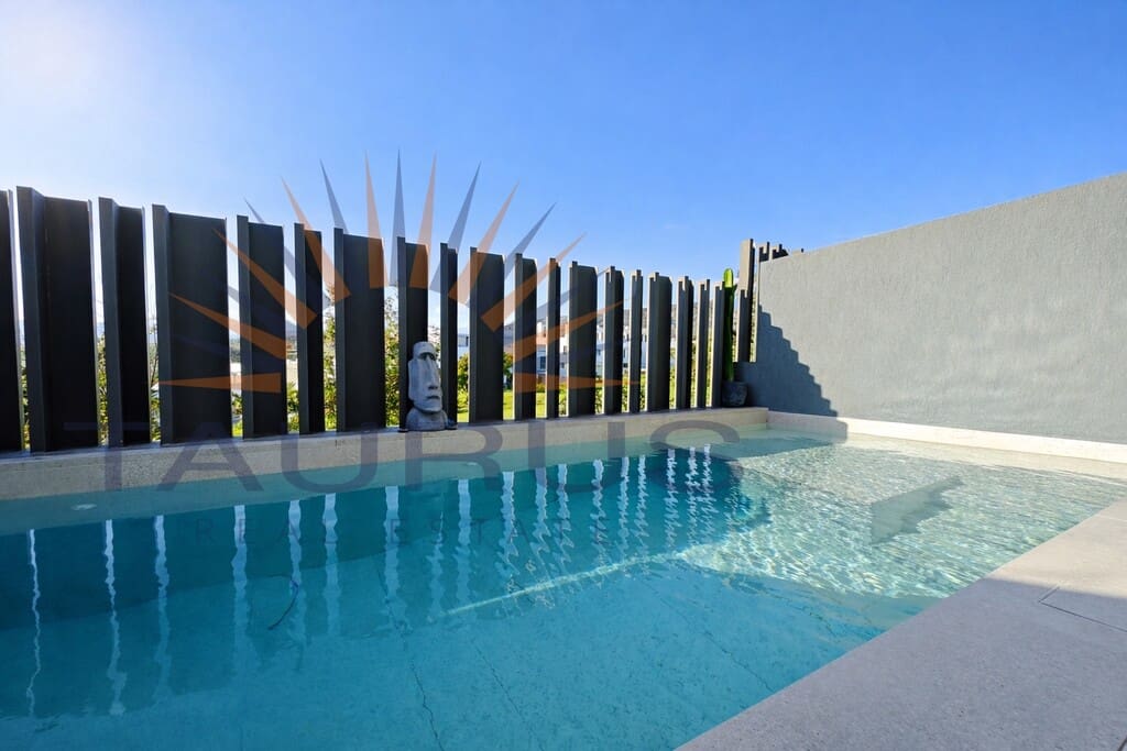 3 bedroom Terraced Villa for sale in Caleta de Velez with pool - € 559,000 (Ref: 9695153)