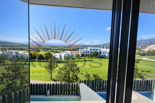 Adosado de 3 habitaciones en Caleta de Vélez, Vélez-Málaga en venta con piscina - 559.000 € (Ref: 9695153)