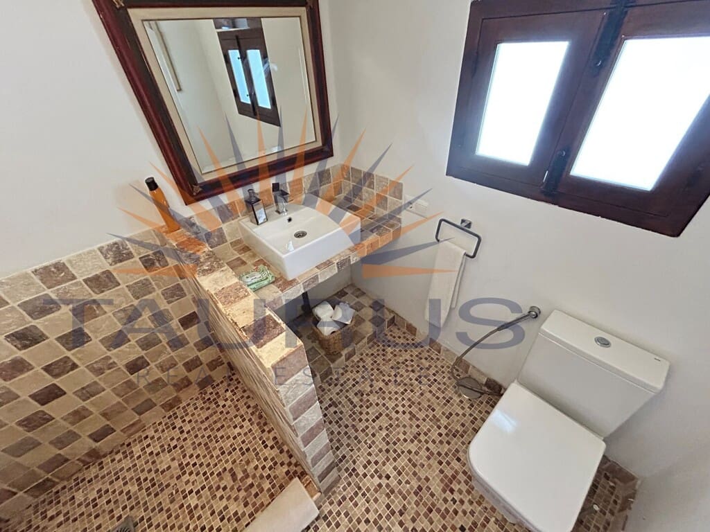 5 bedroom Villa for sale in Periana with pool - € 575,000 (Ref: 9698682)