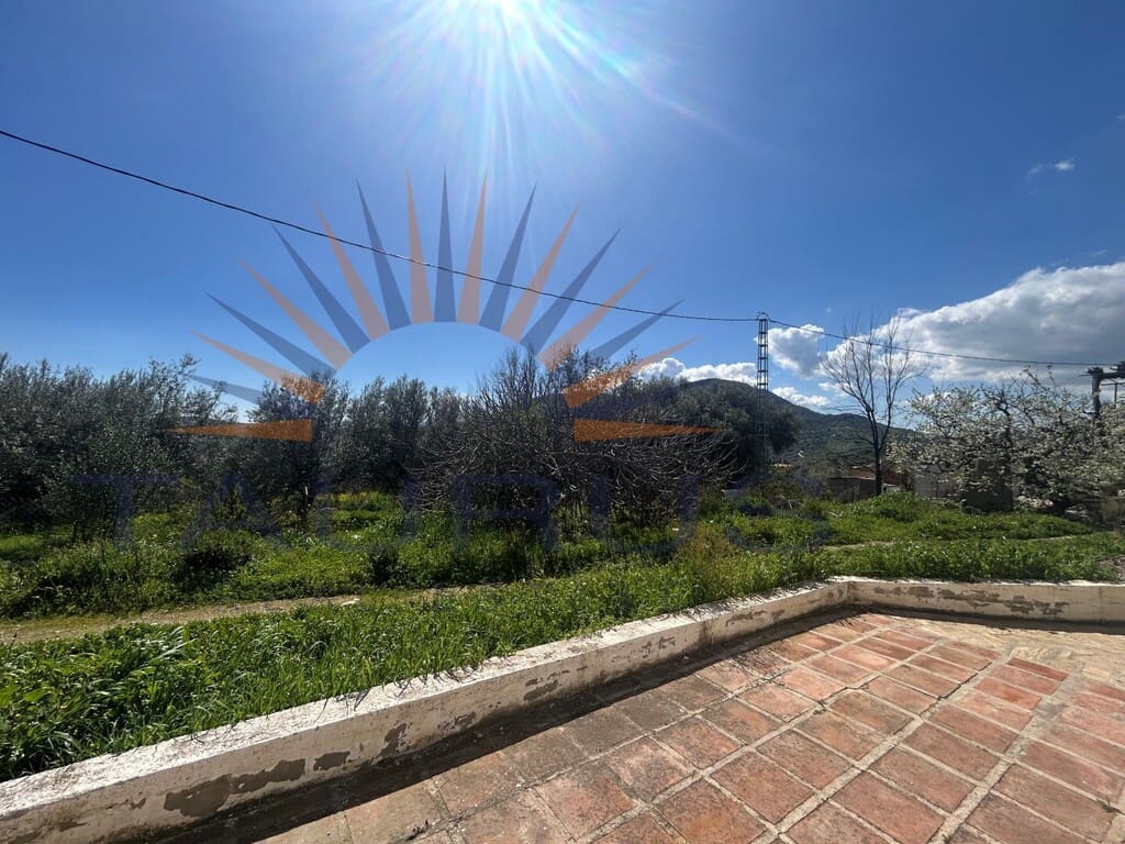 5 bedroom Villa for sale in Periana with pool - € 575,000 (Ref: 9698682)