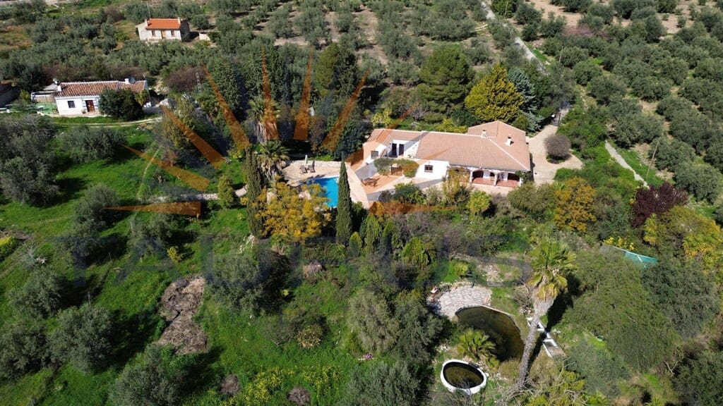 5 bedroom Villa for sale in Periana with pool - € 575,000 (Ref: 9698682)