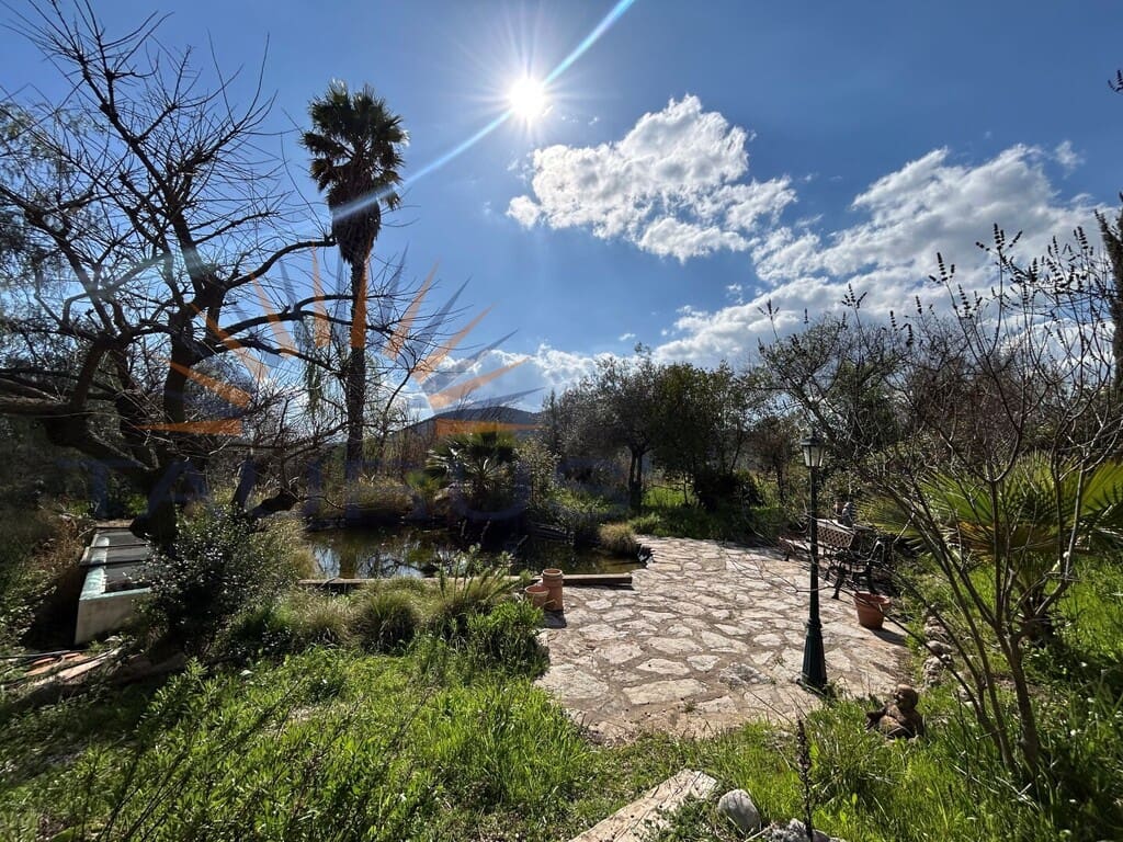 5 bedroom Villa for sale in Periana with pool - € 575,000 (Ref: 9698682)