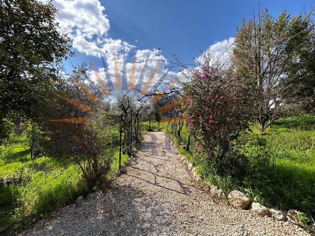 5 bedroom Villa for sale in Periana with pool - € 575,000 (Ref: 9698682)