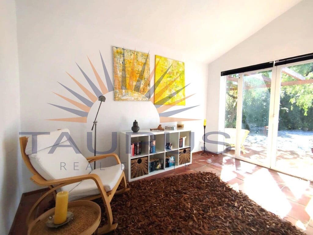 3 bedroom Villa for sale in Sayalonga with pool garage - € 475,000 (Ref: 9701482)