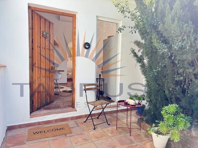 3 sovrum Villa till salu i Sayalonga med pool garage - 475 000 € (Ref: 9701482)
