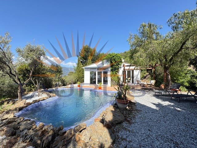 3 soverom Villa til salgs i Sayalonga med svømmebasseng - € 475 000 (Ref: 9701482)