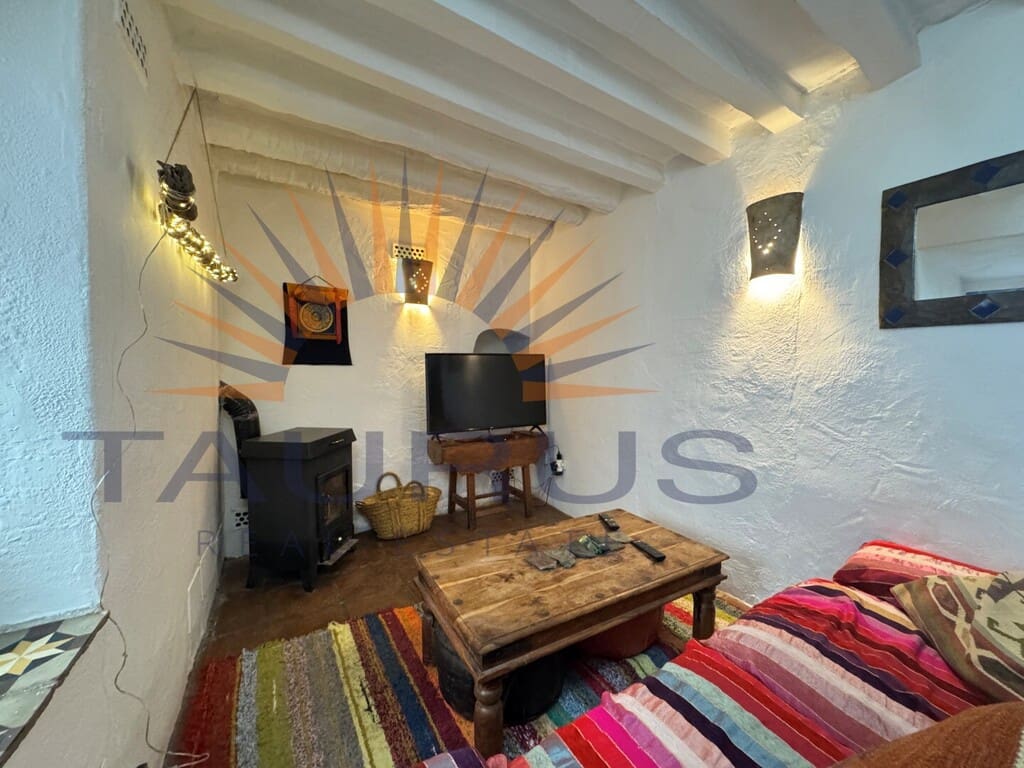 3 soveværelse Byhus til salg i Competa - € 195.000 (Ref: 9701483)