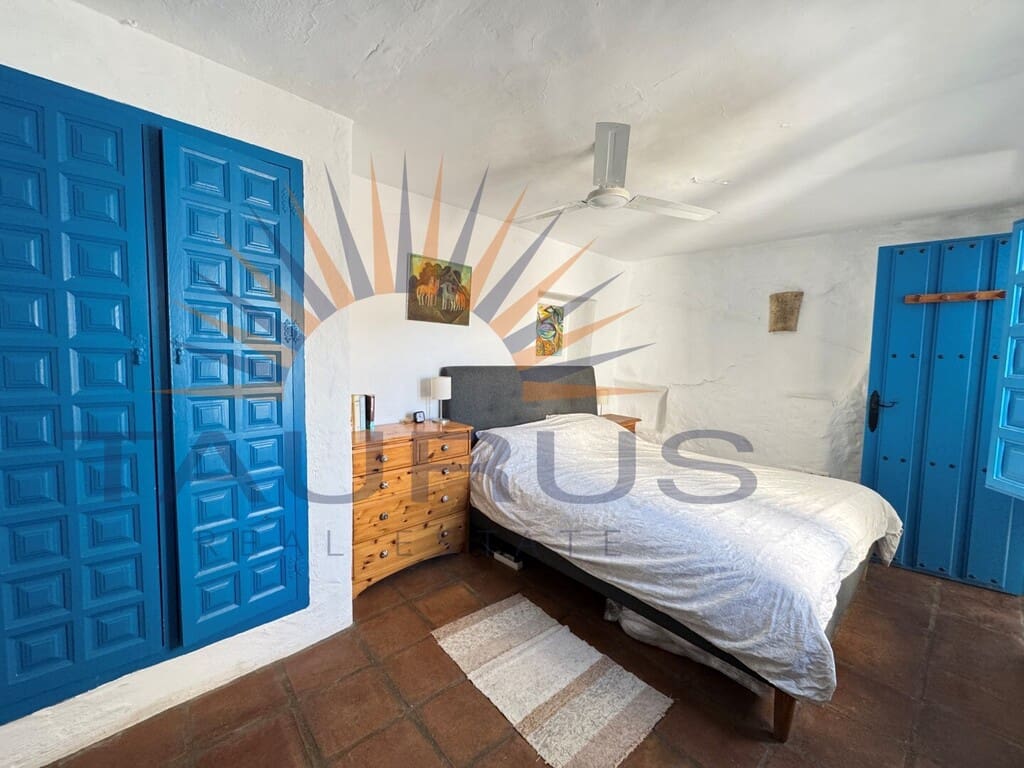 3 soveværelse Byhus til salg i Competa - € 195.000 (Ref: 9701483)