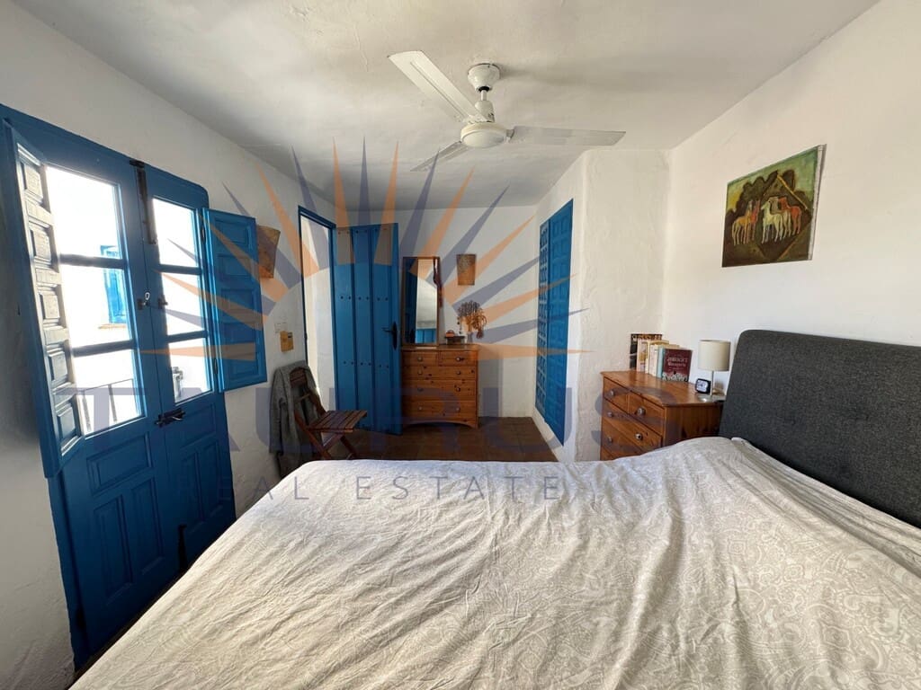 3 soveværelse Byhus til salg i Competa - € 195.000 (Ref: 9701483)