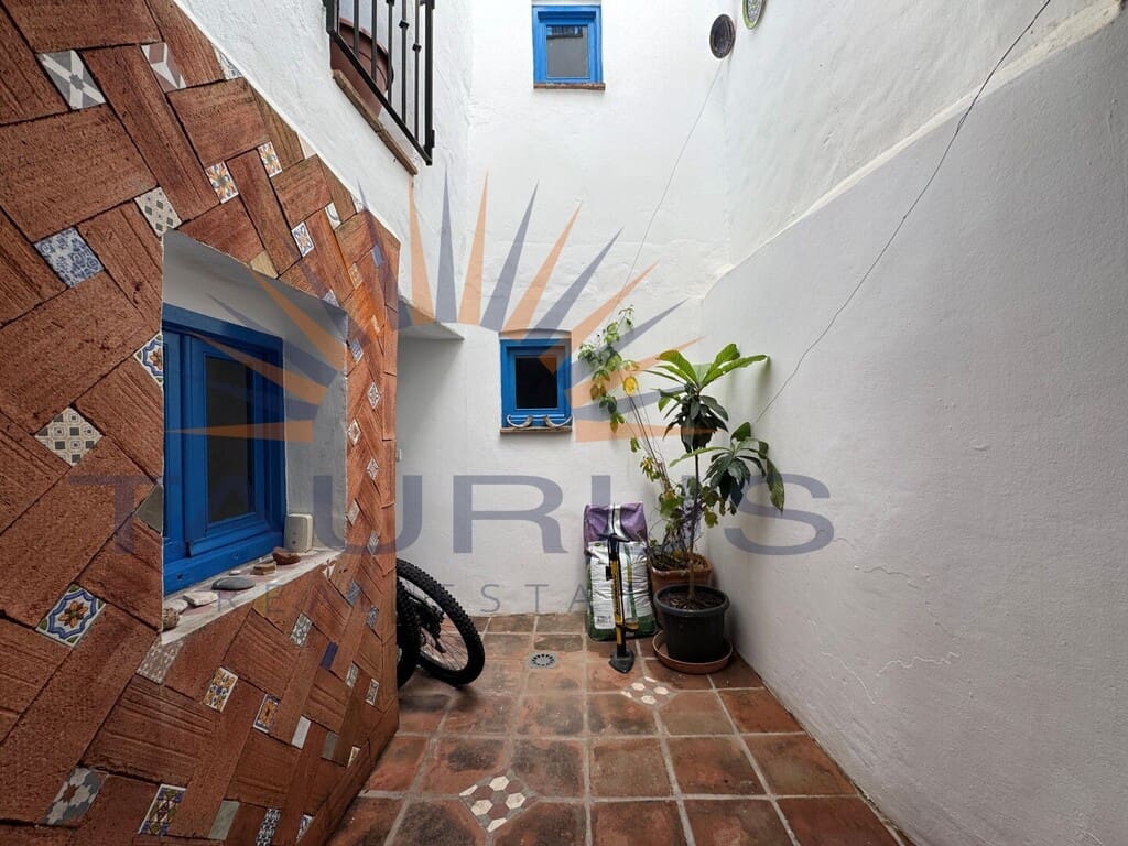 3 soveværelse Byhus til salg i Competa - € 195.000 (Ref: 9701483)