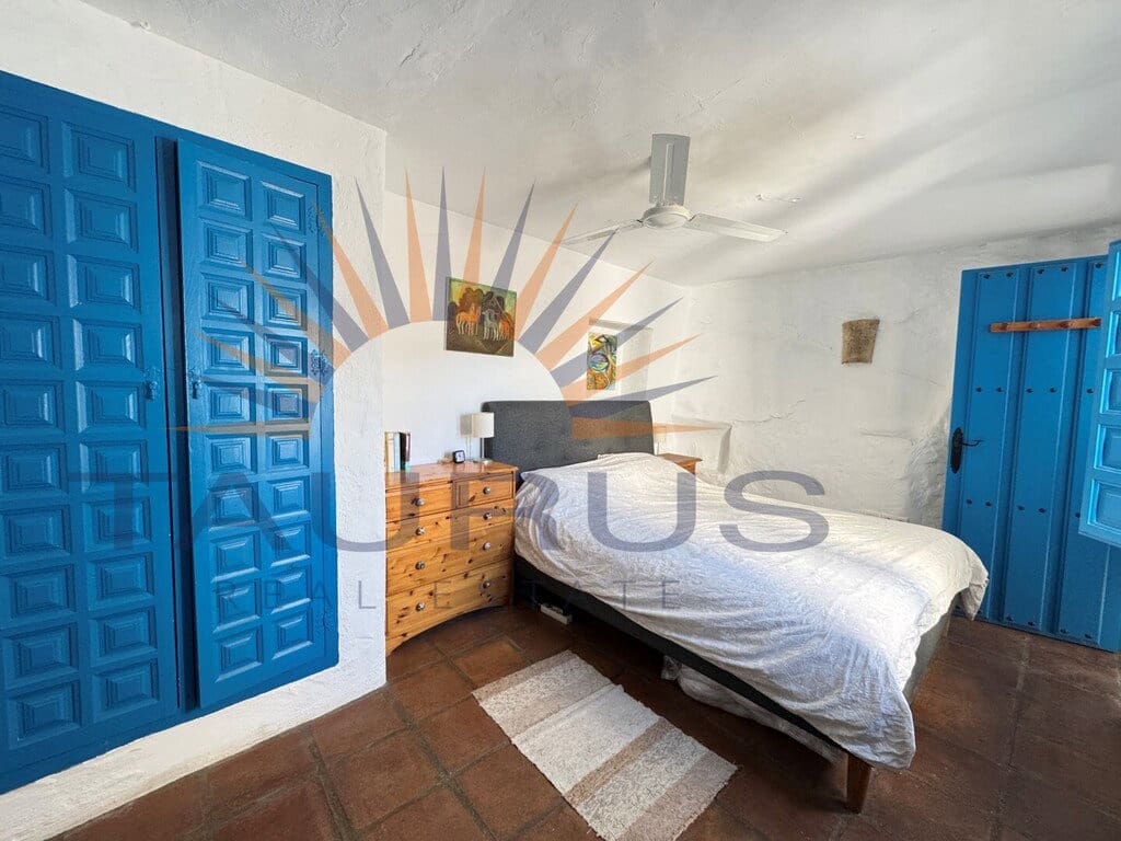 3 bedroom Townhouse for sale in Competa - € 175,000 (Ref: 9701483)