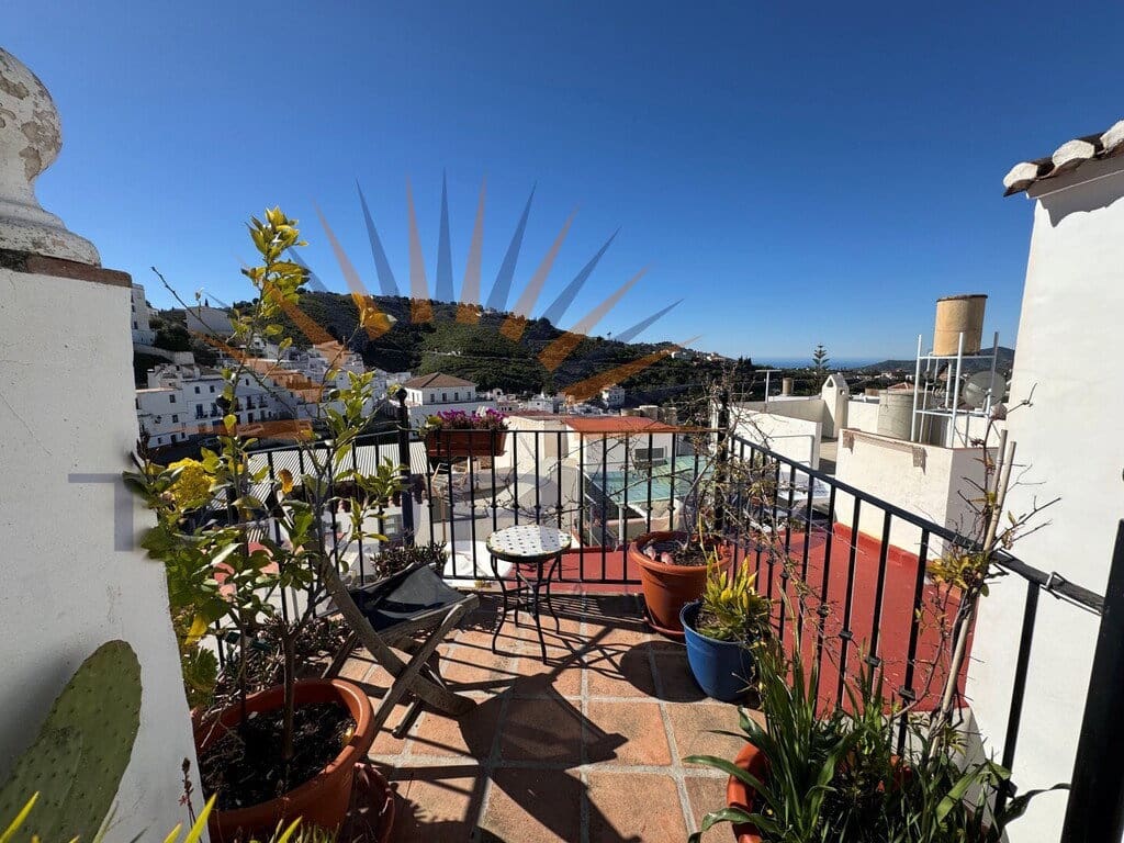 3 bedroom Townhouse for sale in Competa - € 175,000 (Ref: 9701483)