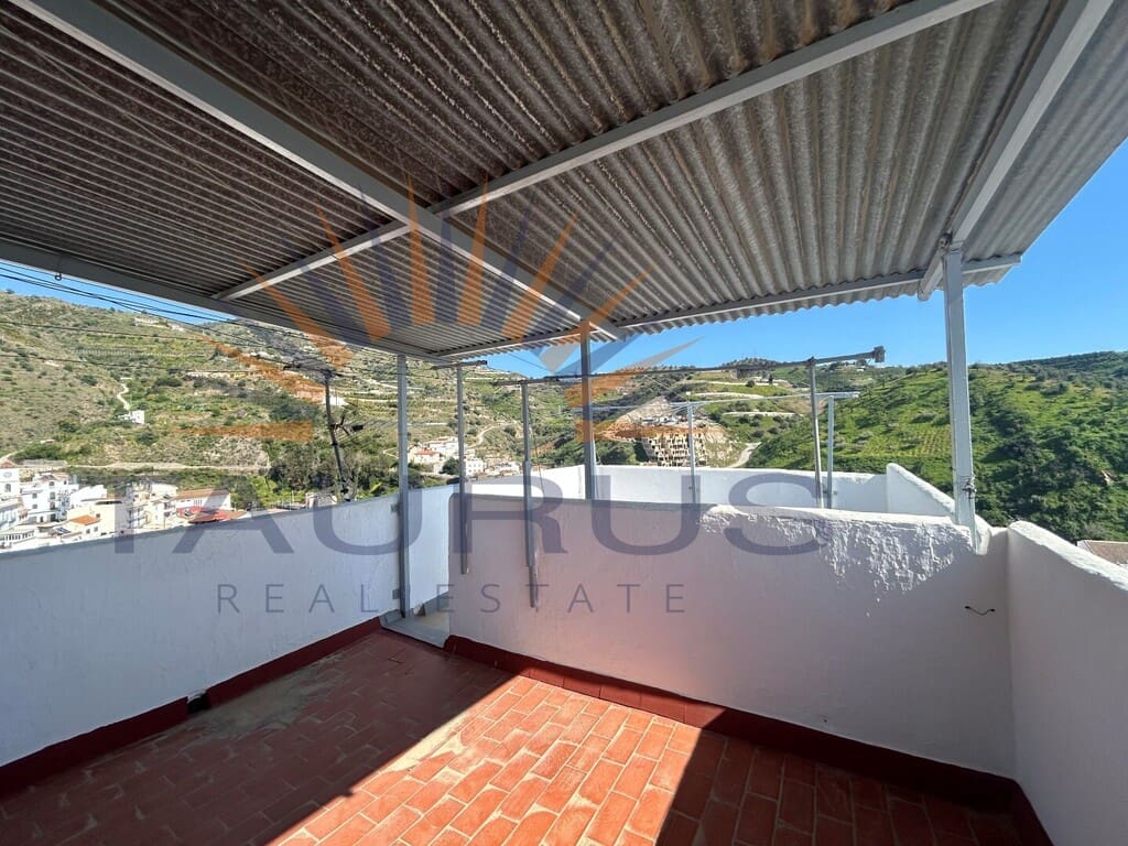 4 bedroom Townhouse for sale in Algarrobo - € 175,000 (Ref: 9726527)