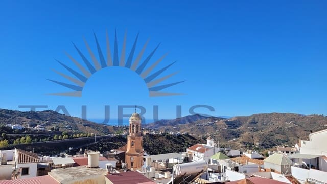 3 bedroom Townhouse for sale in Cómpeta with pool - € 399,950 (Ref: 9732031)