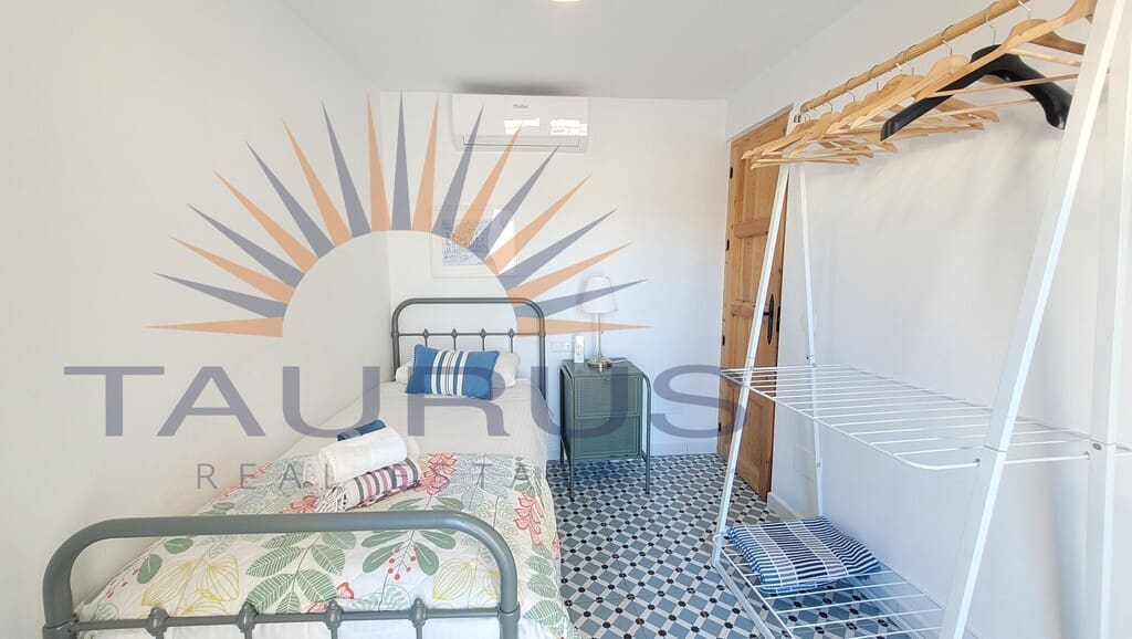 3 bedroom Townhouse for sale in Competa with pool - € 399,950 (Ref: 9732031)