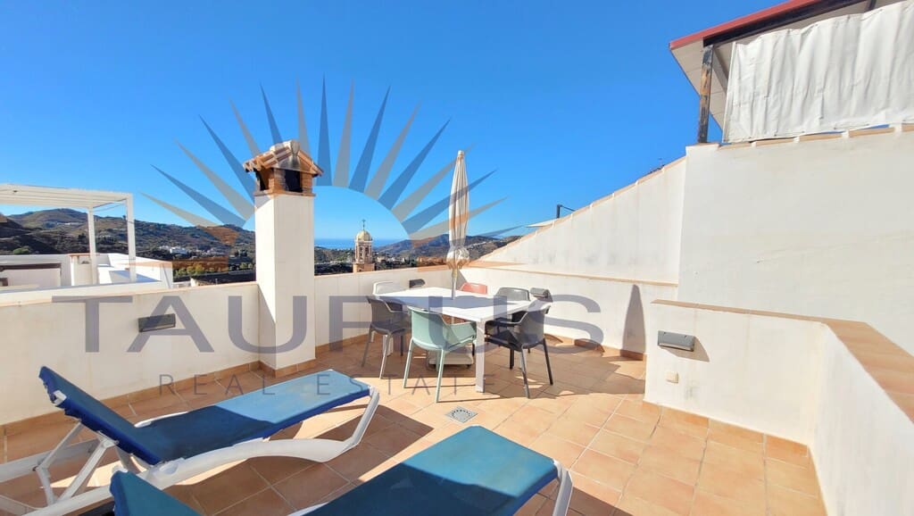 3 bedroom Townhouse for sale in Competa with pool - € 399,950 (Ref: 9732031)