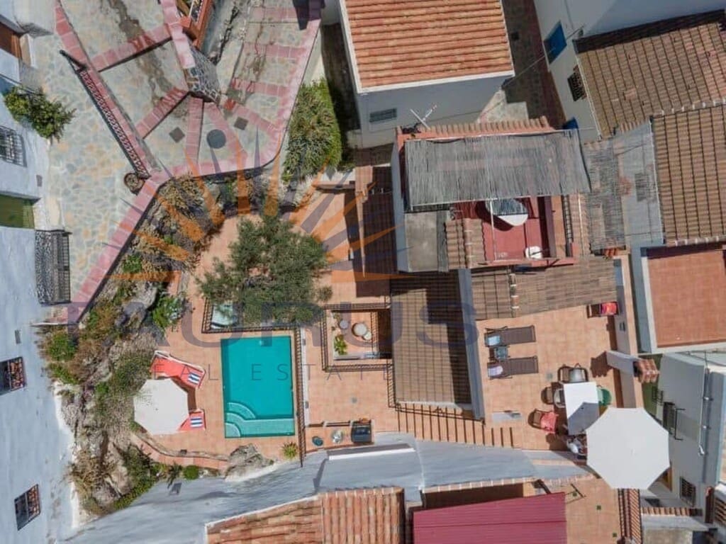 3 bedroom Townhouse for sale in Competa with pool - € 399,950 (Ref: 9732031)