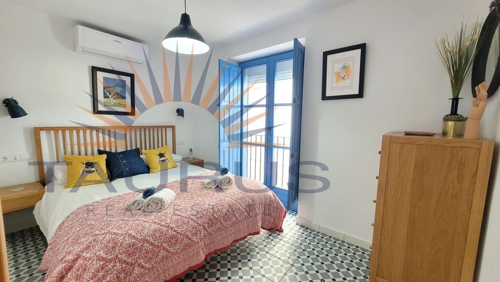 3 bedroom Townhouse for sale in Competa with pool - € 399,950 (Ref: 9732031)
