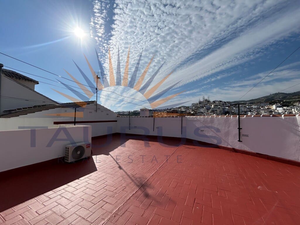 Casa de 3 habitaciones en Algarrobo en venta - 250.000 € (Ref: 9732032)