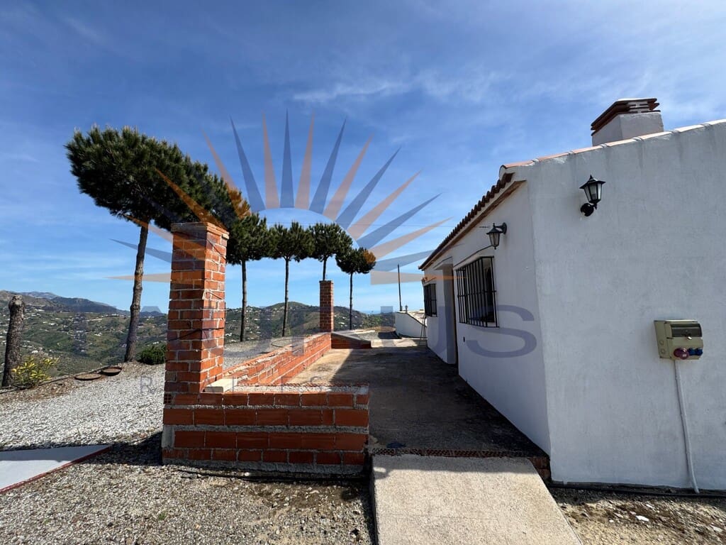 2 bedroom Villa for sale in Archez with pool - € 180,000 (Ref: 9786819)