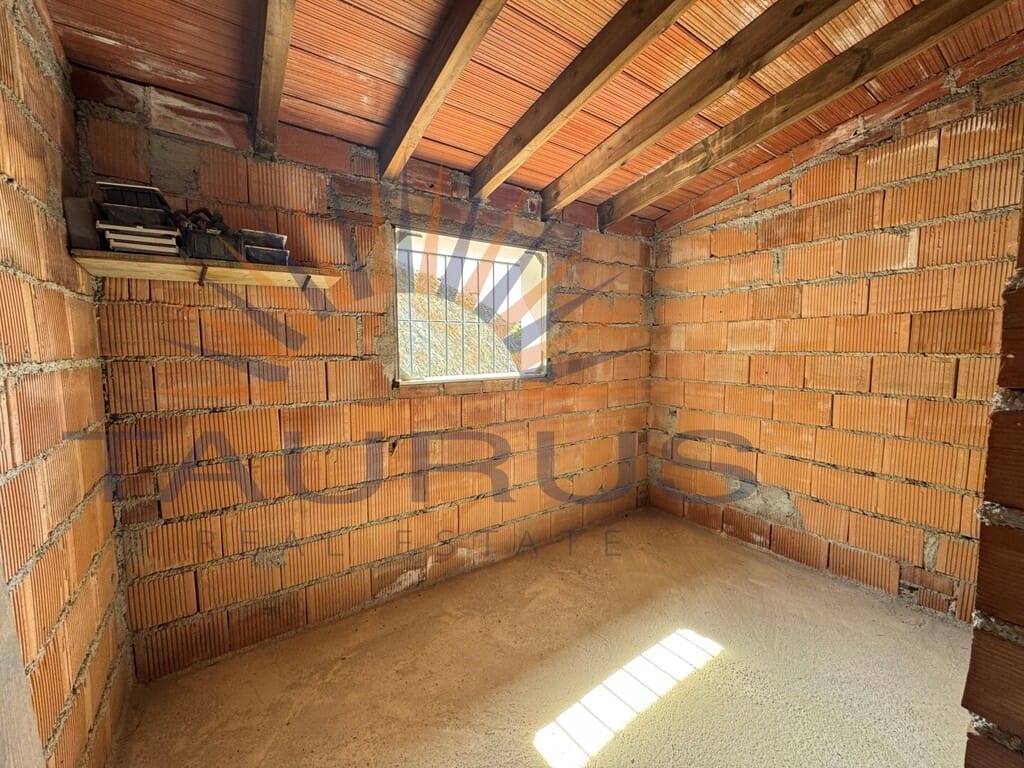 2 bedroom Villa for sale in Archez with pool - € 180,000 (Ref: 9786819)