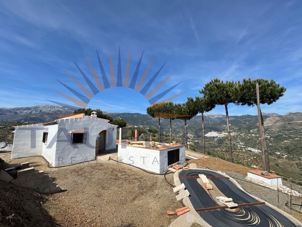 2 bedroom Villa for sale in Archez with pool - € 180,000 (Ref: 9786819)