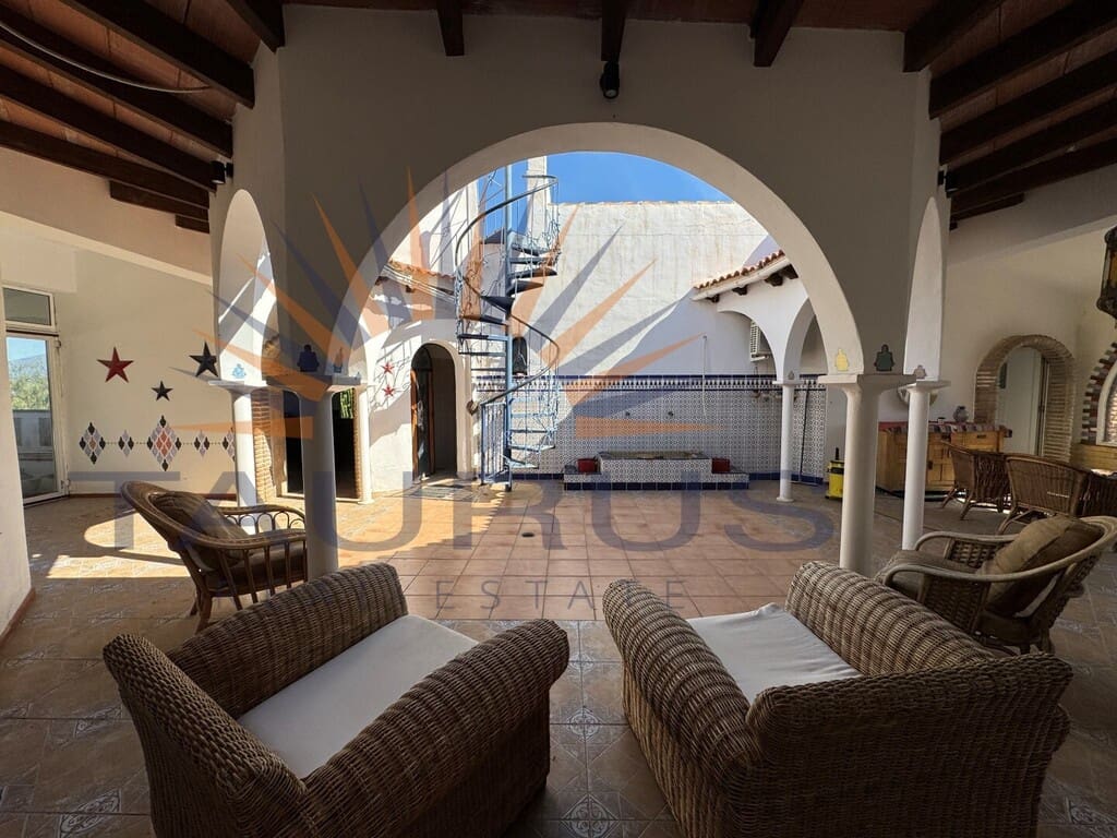 5 sovrum Villa till salu i Sedella med pool - 280 000 € (Ref: 9790957)