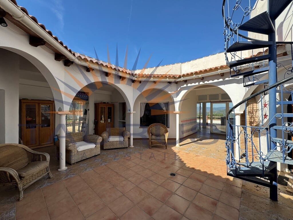 5 sovrum Villa till salu i Sedella med pool - 280 000 € (Ref: 9790957)