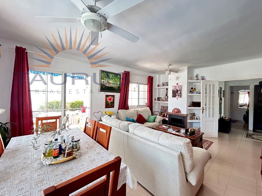 3 sypialnia Willa na sprzedaż w Caleta de Velez z basenem garażem - 620 000 € (Ref: 9790958)