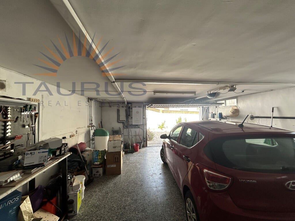 3 sypialnia Willa na sprzedaż w Caleta de Velez z basenem garażem - 620 000 € (Ref: 9790958)