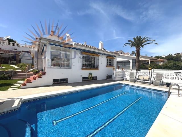 3 sypialnia Willa na sprzedaż w Caleta de Vélez, Vélez-Málaga z basenem garażem - 620 000 € (Ref: 9790958)