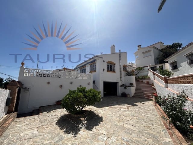 3 sypialnia Willa na sprzedaż w Caleta de Vélez, Vélez-Málaga z basenem garażem - 620 000 € (Ref: 9790958)